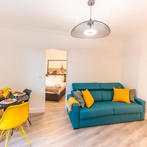 Enjoy The Traditional Parisian Life Apartamento