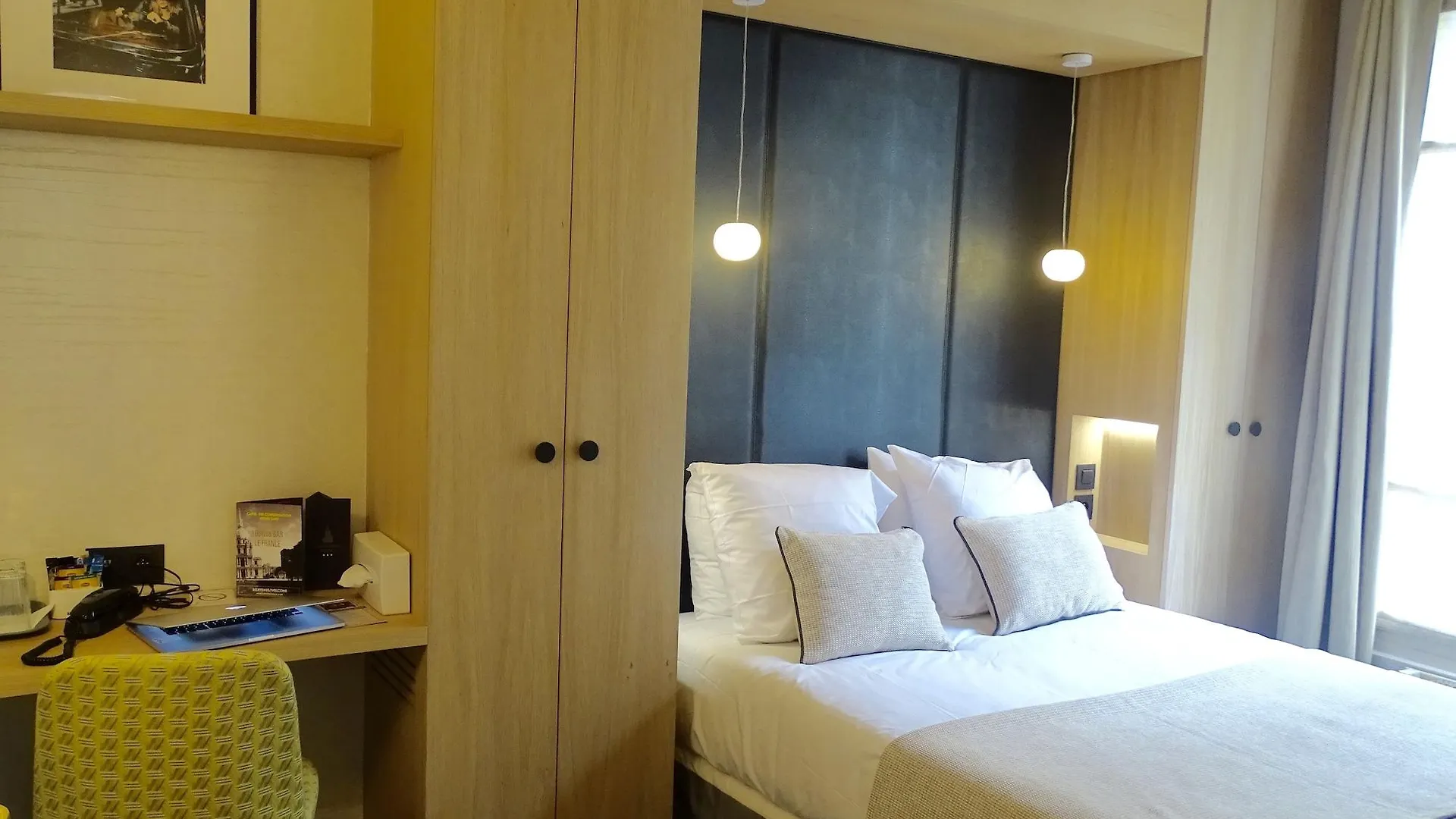 ***  פריז Hotel De France Invalides צרפת